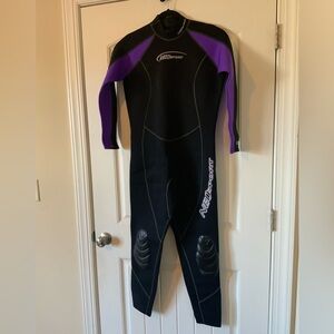 NeoSport Women's Black and Purple Wetsuit 3/2